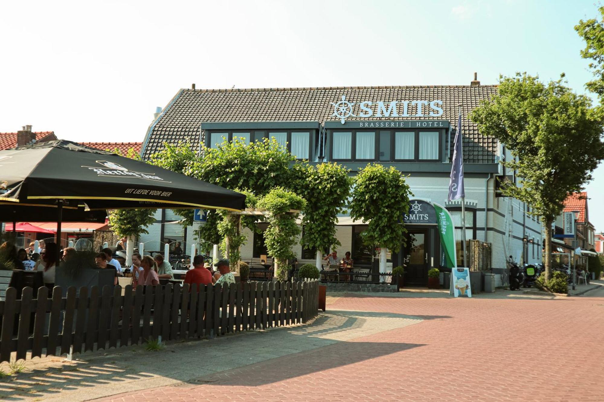 וומלדינגה Hotel Brasserie Smits מראה חיצוני תמונה